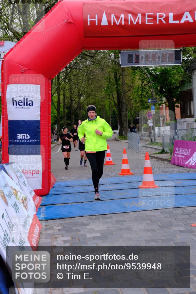 19.04.2026 - Hammer Lauf Tim E. http://msf.ph/oto/9539948 19.04.2026 11:38:47 Ziel 19, 414, 416, 418 meine-sportfotos.de