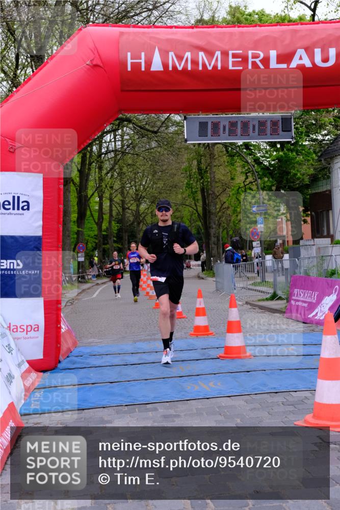 19.04.2026 - Hammer Lauf Tim E. http://msf.ph/oto/9540720 19.04.2026 11:50:46 Ziel 218, 562, 772, 1292 meine-sportfotos.de