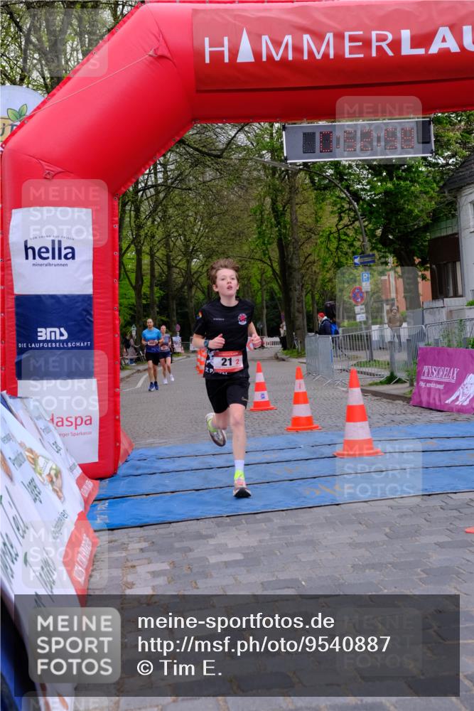 19.04.2026 - Hammer Lauf Tim E. http://msf.ph/oto/9540887 19.04.2026 11:53:06 Ziel 8, 20, 21, 1027, 1858 meine-sportfotos.de