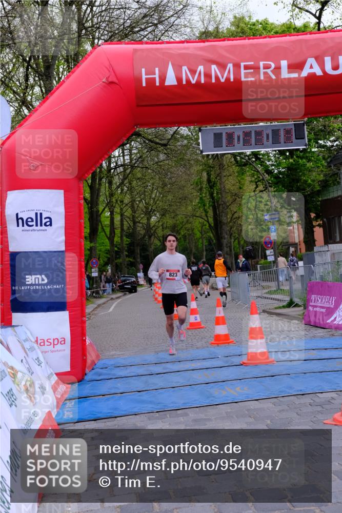 19.04.2026 - Hammer Lauf Tim E. http://msf.ph/oto/9540947 19.04.2026 11:53:26 Ziel 354, 602, 823 meine-sportfotos.de