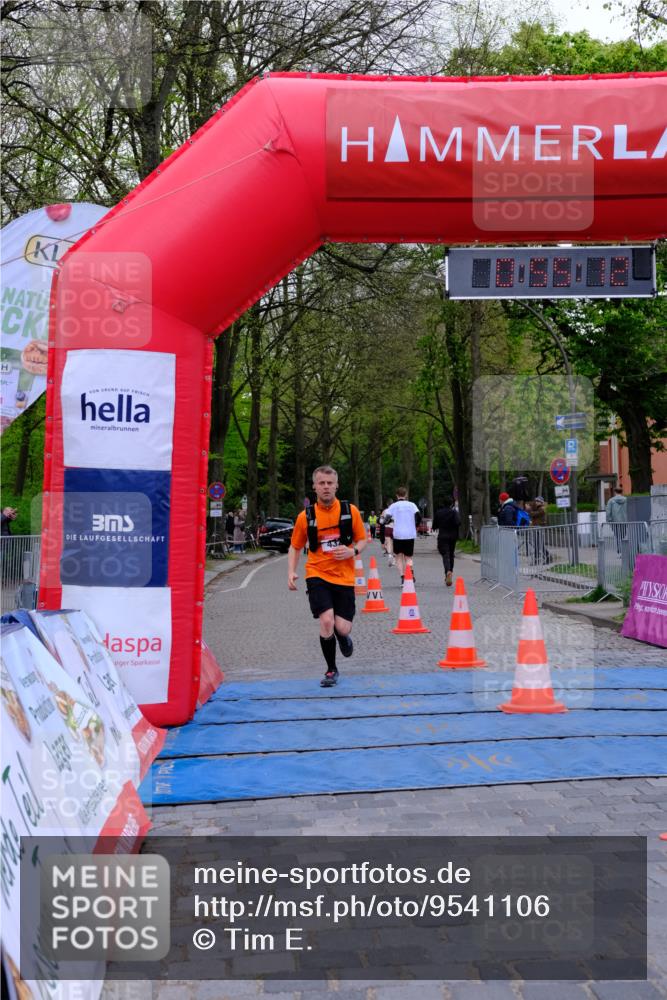 19.04.2026 - Hammer Lauf Tim E. http://msf.ph/oto/9541106 19.04.2026 11:55:20 Ziel 9, 10, 432 meine-sportfotos.de