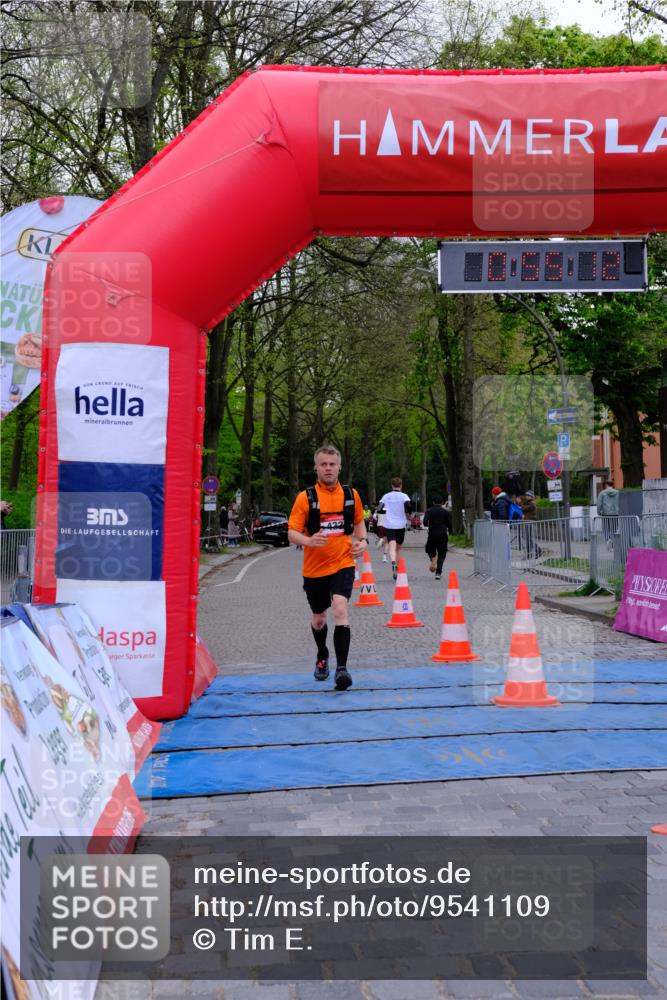 19.04.2026 - Hammer Lauf Tim E. http://msf.ph/oto/9541109 19.04.2026 11:55:20 Ziel 9, 10, 432 meine-sportfotos.de