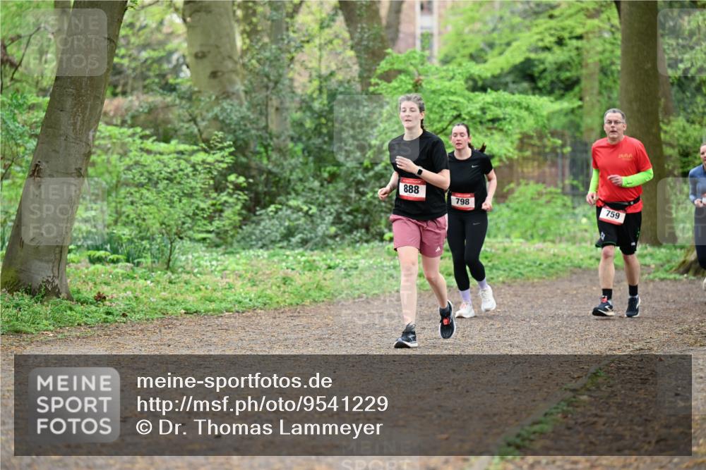 19.04.2026 - Hammer Lauf Dr. Thomas Lammeyer http://msf.ph/oto/9541229 19.04.2026 10:45:50 Laufen 888, 798, 759 meine-sportfotos.de