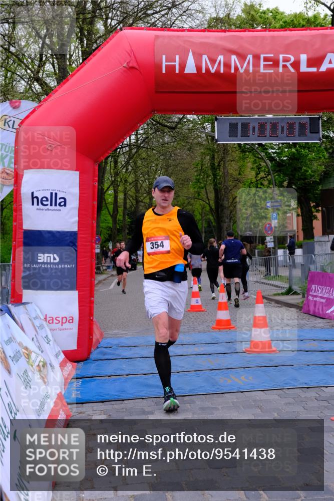 19.04.2026 - Hammer Lauf Tim E. http://msf.ph/oto/9541438 19.04.2026 12:00:15 Ziel 150, 353, 354, 467, 825, 830, 920 meine-sportfotos.de