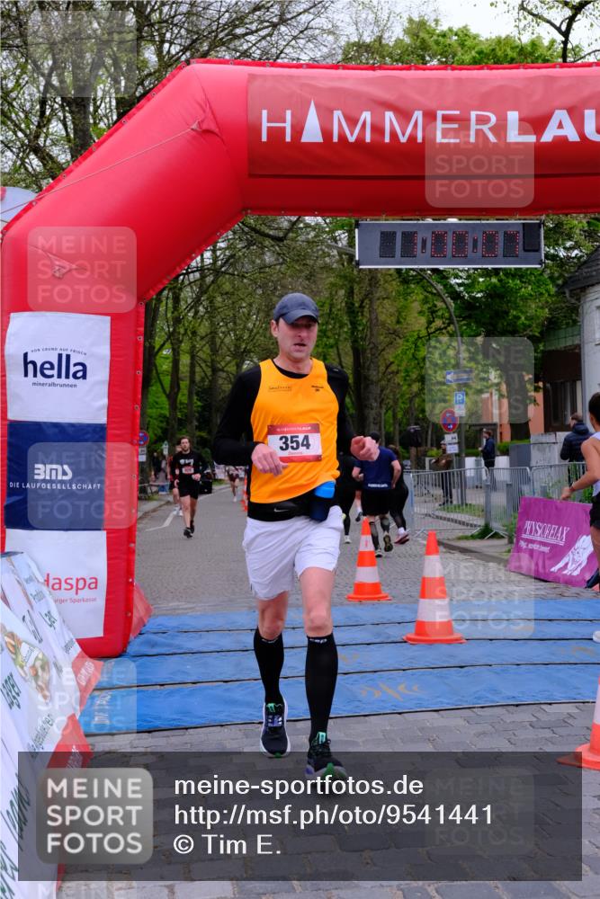 19.04.2026 - Hammer Lauf Tim E. http://msf.ph/oto/9541441 19.04.2026 12:00:15 Ziel 150, 353, 354, 467, 825, 830, 920 meine-sportfotos.de