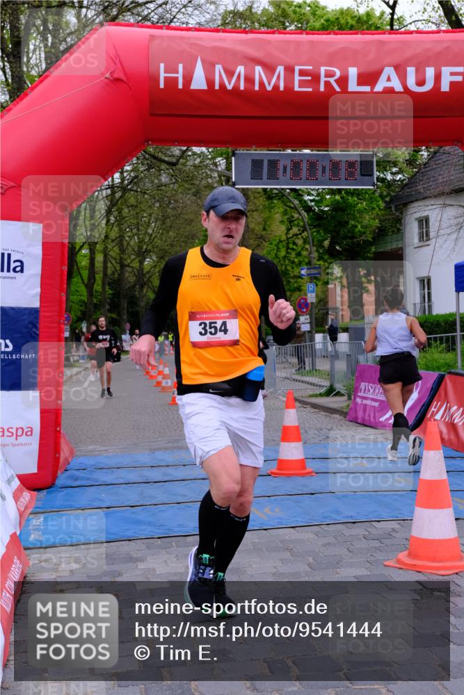 19.04.2026 - Hammer Lauf Tim E. http://msf.ph/oto/9541444 19.04.2026 12:00:16 Ziel 150, 354, 467, 825, 830, 920 meine-sportfotos.de