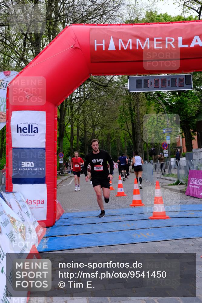 19.04.2026 - Hammer Lauf Tim E. http://msf.ph/oto/9541450 19.04.2026 12:00:19 Ziel 239, 354, 507, 536, 664, 830, 920, 1219 meine-sportfotos.de