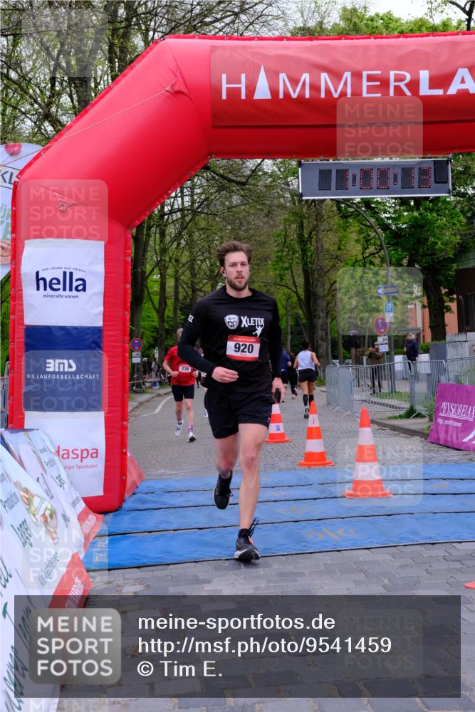 19.04.2026 - Hammer Lauf Tim E. http://msf.ph/oto/9541459 19.04.2026 12:00:21 Ziel 239, 507, 536, 664, 830, 920, 1219 meine-sportfotos.de