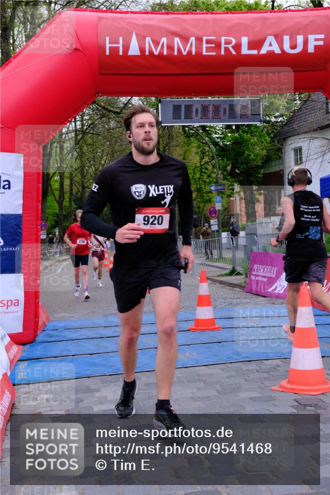 19.04.2026 - Hammer Lauf Tim E. http://msf.ph/oto/9541468 19.04.2026 12:00:21 Ziel 239, 507, 536, 664, 830, 920, 1219 meine-sportfotos.de
