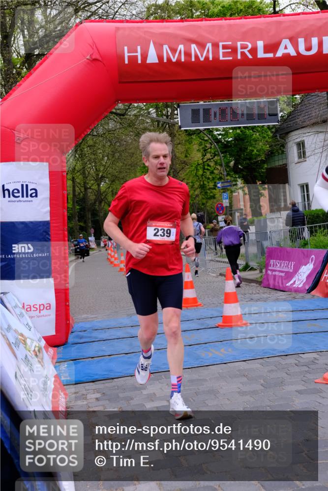 19.04.2026 - Hammer Lauf Tim E. http://msf.ph/oto/9541490 19.04.2026 12:00:25 Ziel 239, 507, 536, 664, 920, 1219 meine-sportfotos.de