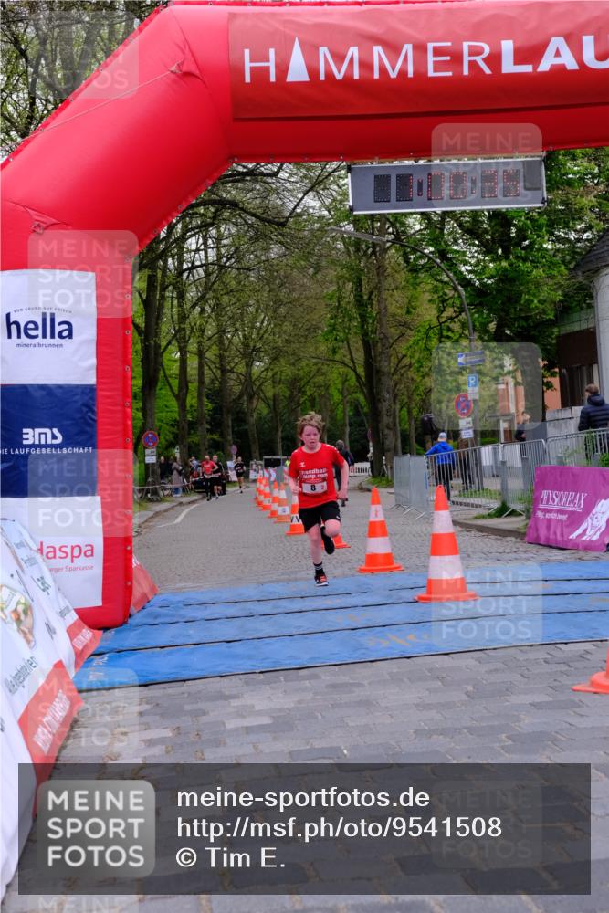 19.04.2026 - Hammer Lauf Tim E. http://msf.ph/oto/9541508 19.04.2026 12:00:43 Ziel 8, 331, 333 meine-sportfotos.de
