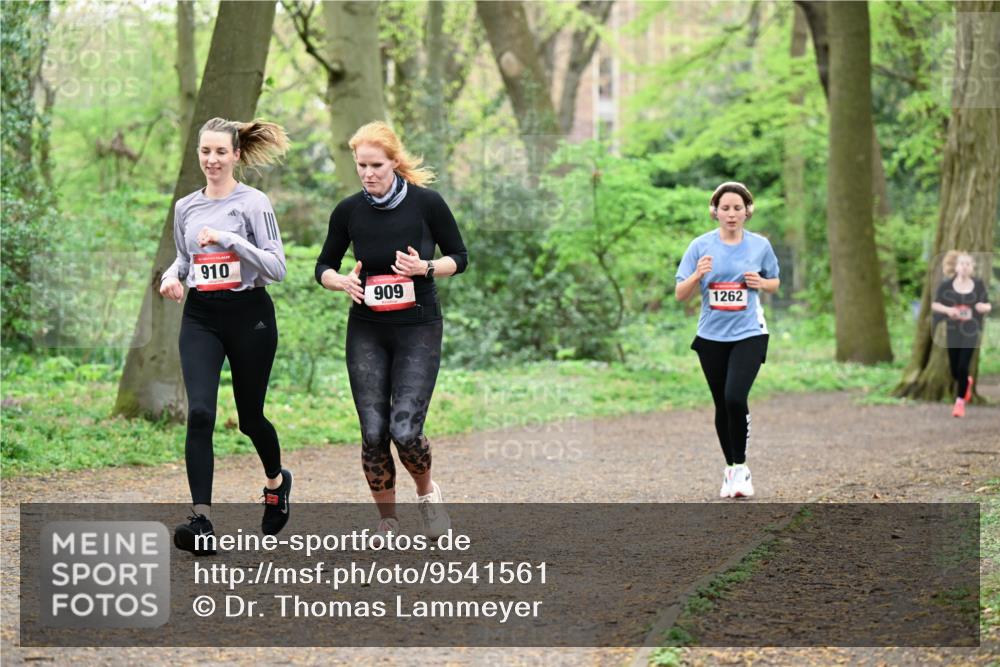 19.04.2026 - Hammer Lauf Dr. Thomas Lammeyer http://msf.ph/oto/9541561 19.04.2026 10:47:07 Laufen 910, 909, 1262 meine-sportfotos.de