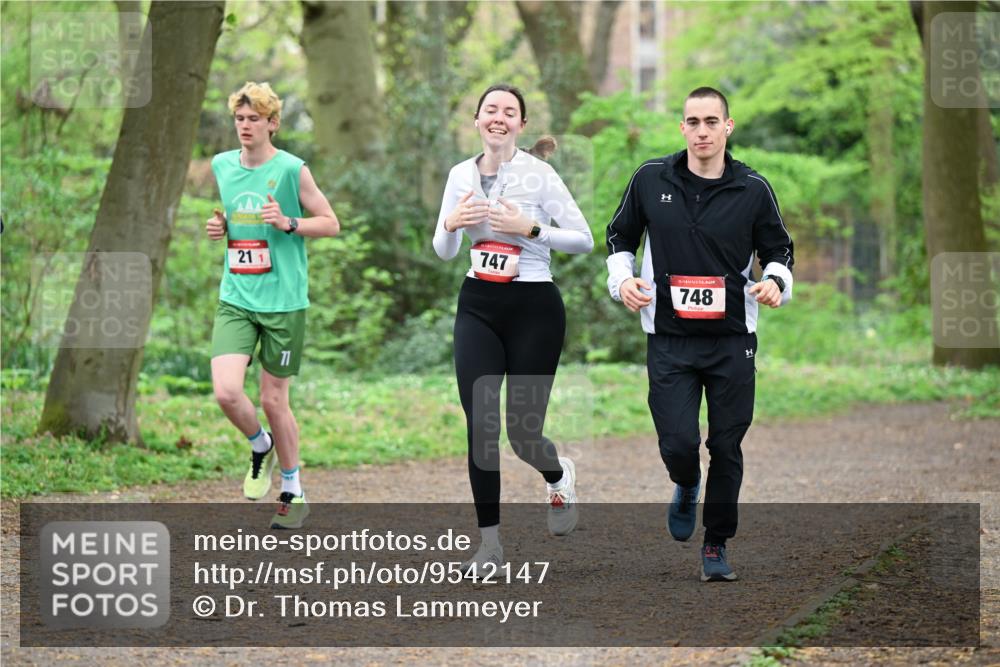 19.04.2026 - Hammer Lauf Dr. Thomas Lammeyer http://msf.ph/oto/9542147 19.04.2026 10:50:59 Laufen 747, 748 meine-sportfotos.de