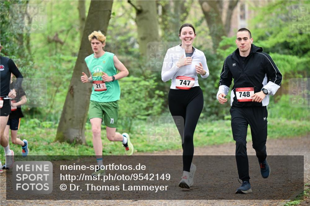 19.04.2026 - Hammer Lauf Dr. Thomas Lammeyer http://msf.ph/oto/9542149 19.04.2026 10:50:59 Laufen 747, 748 meine-sportfotos.de