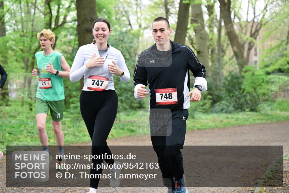 19.04.2026 - Hammer Lauf Dr. Thomas Lammeyer http://msf.ph/oto/9542163 19.04.2026 10:51:02 Laufen 747, 748 meine-sportfotos.de
