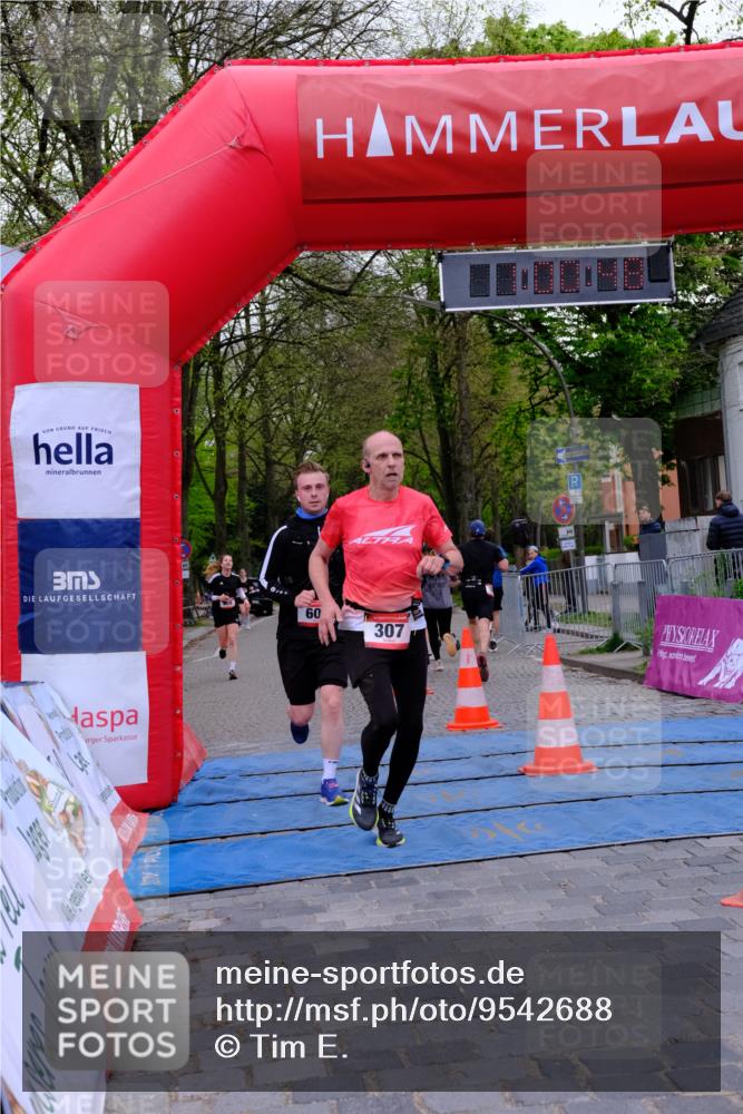 19.04.2026 - Hammer Lauf Tim E. http://msf.ph/oto/9542688 19.04.2026 12:00:56 Ziel 307, 406, 407, 420, 601, 609, 673, 697, 766, 951 meine-sportfotos.de