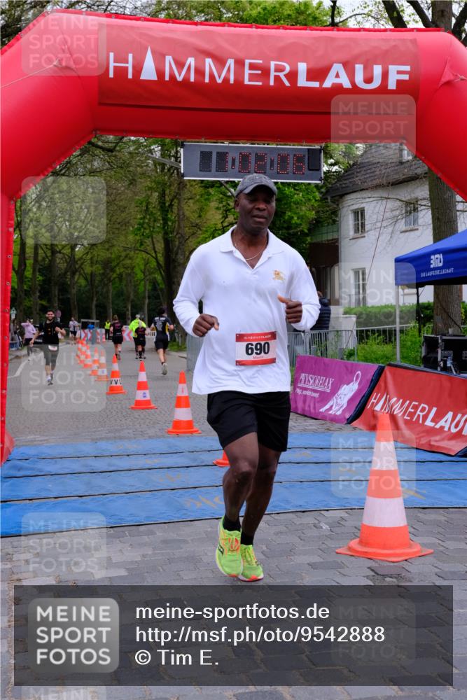 19.04.2026 - Hammer Lauf Tim E. http://msf.ph/oto/9542888 19.04.2026 12:02:14 Ziel 23, 528, 529, 539, 690, 796 meine-sportfotos.de