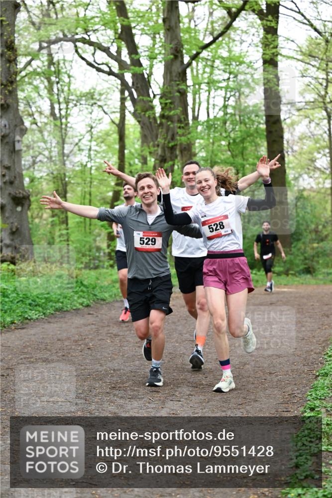 19.04.2026 - Hammer Lauf Dr. Thomas Lammeyer http://msf.ph/oto/9551428 19.04.2026 11:59:28 Laufen 198, 529, 528 meine-sportfotos.de