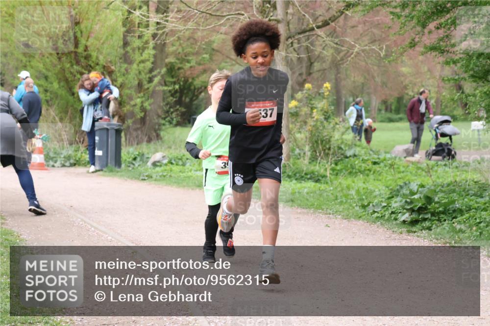 19.04.2026 - Hammer Lauf Lena Gebhardt http://msf.ph/oto/9562315 19.04.2026 09:24:38 Laufen 39, 16, 537 meine-sportfotos.de
