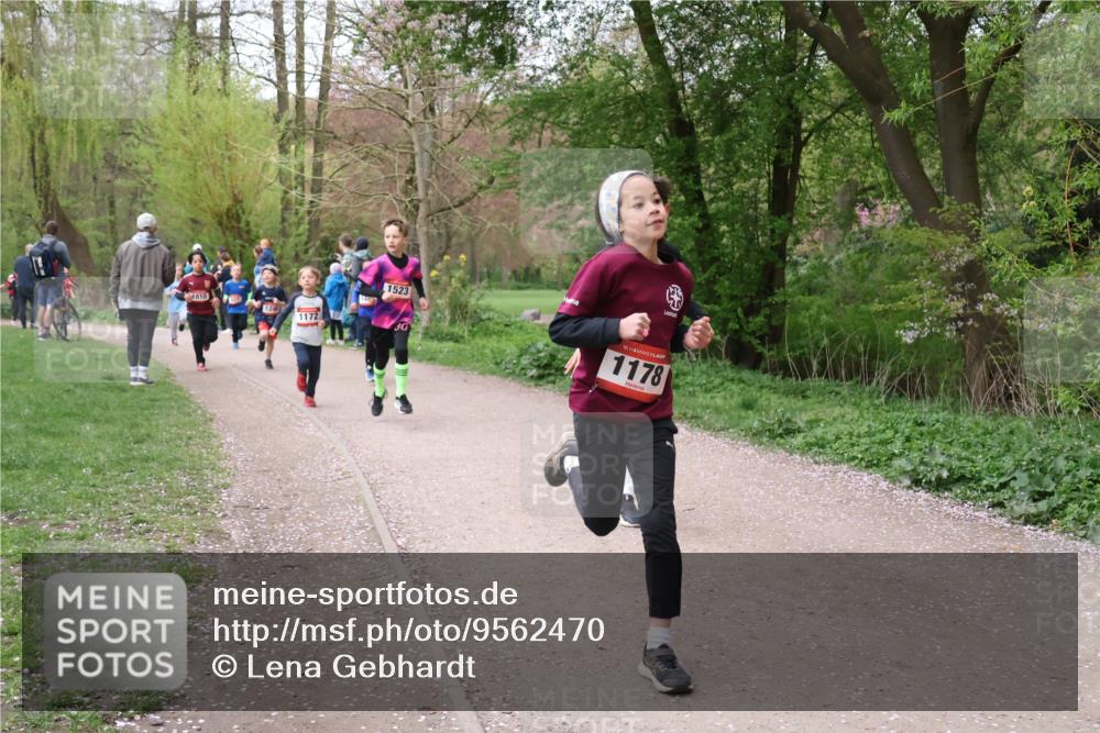 19.04.2026 - Hammer Lauf Lena Gebhardt http://msf.ph/oto/9562470 19.04.2026 09:25:46 Laufen 810, 124, 1523, 1172, 30, 16, 1178 meine-sportfotos.de
