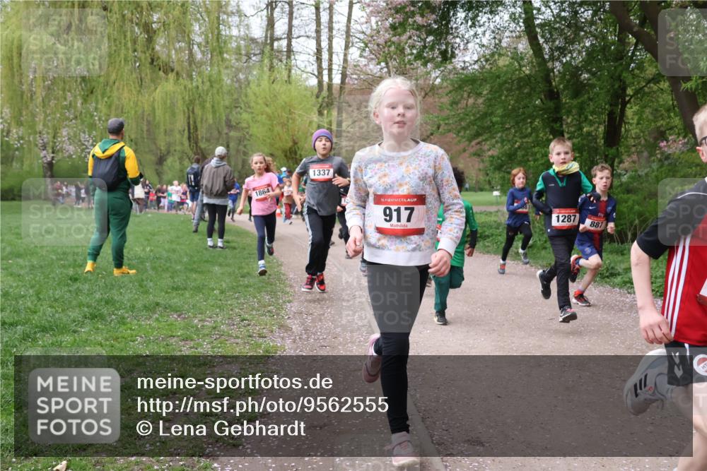 19.04.2026 - Hammer Lauf Lena Gebhardt http://msf.ph/oto/9562555 19.04.2026 09:26:18 Laufen 1864, 1337, 16, 917, 1287, 887 meine-sportfotos.de