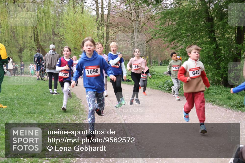 19.04.2026 - Hammer Lauf Lena Gebhardt http://msf.ph/oto/9562572 19.04.2026 09:26:23 Laufen 1737, 1098, 06, 1544, 1706, 1838, 640 meine-sportfotos.de