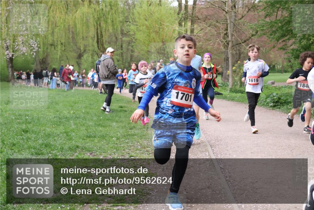19.04.2026 - Hammer Lauf Lena Gebhardt http://msf.ph/oto/9562624 19.04.2026 09:26:39 Laufen 13, 16, 1701, 1619, 184 meine-sportfotos.de