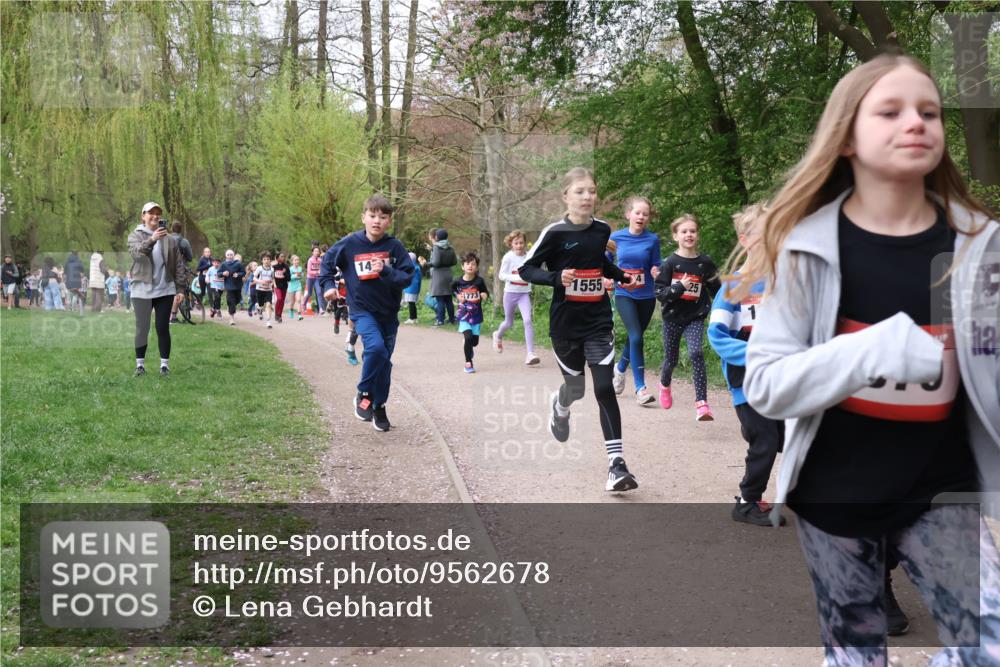 19.04.2026 - Hammer Lauf Lena Gebhardt http://msf.ph/oto/9562678 19.04.2026 09:26:53 Laufen 14, 773, 1555, 25 meine-sportfotos.de