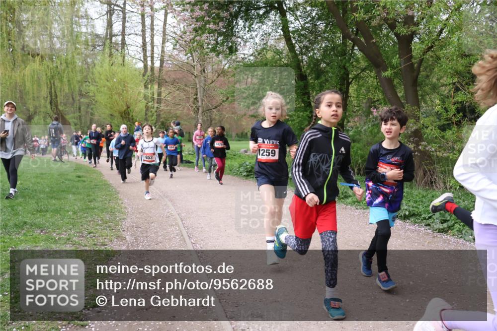 19.04.2026 - Hammer Lauf Lena Gebhardt http://msf.ph/oto/9562688 19.04.2026 09:26:57 Laufen 853, 894, 1057, 1429, 1259 meine-sportfotos.de