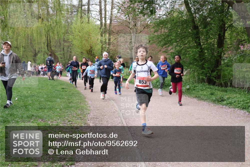 19.04.2026 - Hammer Lauf Lena Gebhardt http://msf.ph/oto/9562692 19.04.2026 09:26:58 Laufen 840, 1620, 1506, 853, 1791, 1429 meine-sportfotos.de
