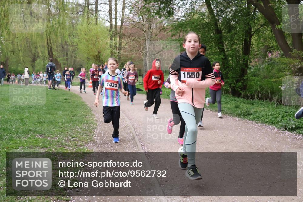 19.04.2026 - Hammer Lauf Lena Gebhardt http://msf.ph/oto/9562732 19.04.2026 09:27:07 Laufen 1812, 1434, 560, 1918, 16, 1550 meine-sportfotos.de