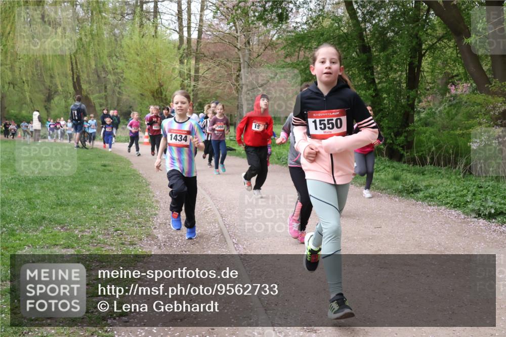 19.04.2026 - Hammer Lauf Lena Gebhardt http://msf.ph/oto/9562733 19.04.2026 09:27:07 Laufen 1812, 1434, 560, 19, 16, 1550 meine-sportfotos.de