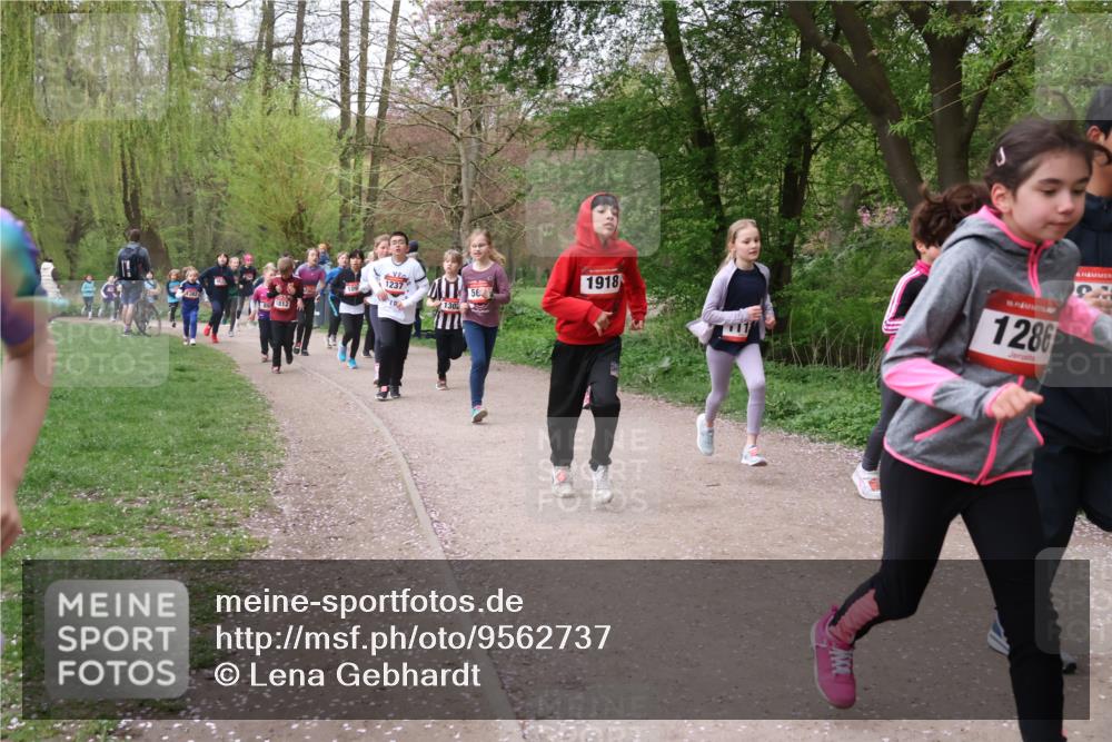 19.04.2026 - Hammer Lauf Lena Gebhardt http://msf.ph/oto/9562737 19.04.2026 09:27:08 Laufen 1237, 56, 130, 1918, 16, 1286 meine-sportfotos.de