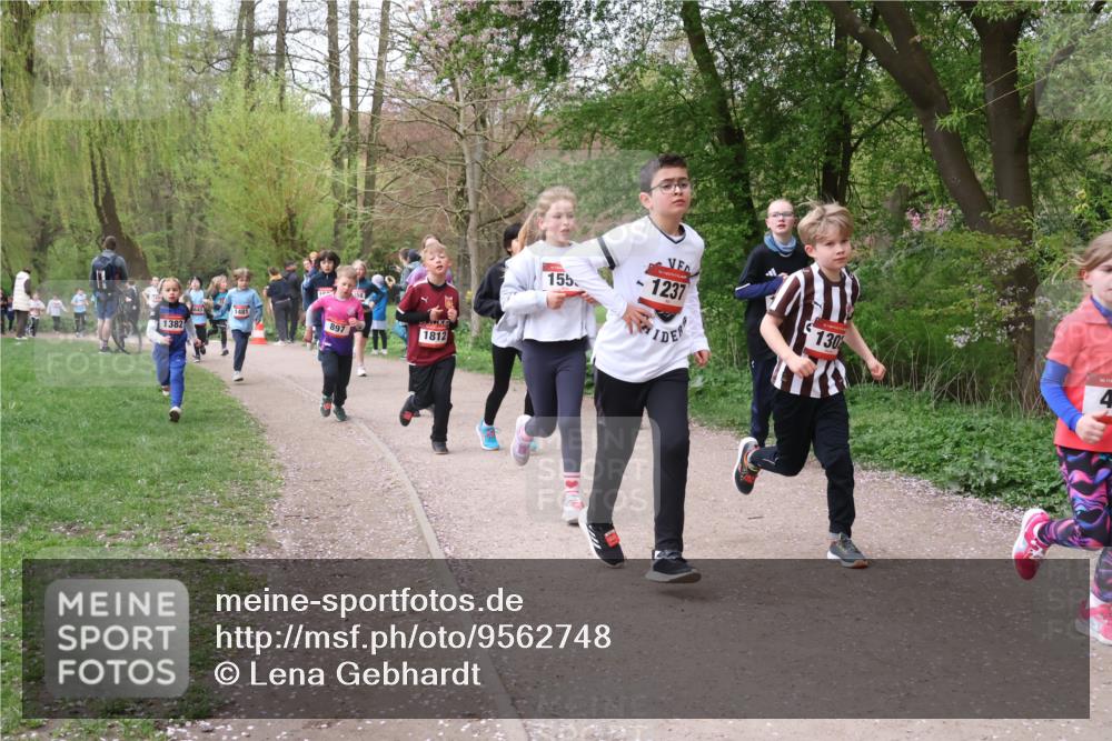 19.04.2026 - Hammer Lauf Lena Gebhardt http://msf.ph/oto/9562748 19.04.2026 09:27:10 Laufen 897, 1382, 1812, 155, 1237, 130, 16 meine-sportfotos.de
