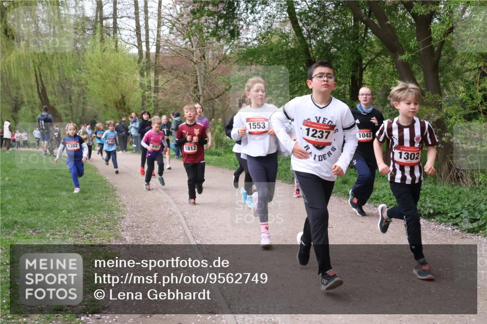 19.04.2026 - Hammer Lauf Lena Gebhardt http://msf.ph/oto/9562749 19.04.2026 09:27:11 Laufen 1481, 1382, 891, 1812, 1553, 16, 1237, 1043, 16, 1302 meine-sportfotos.de