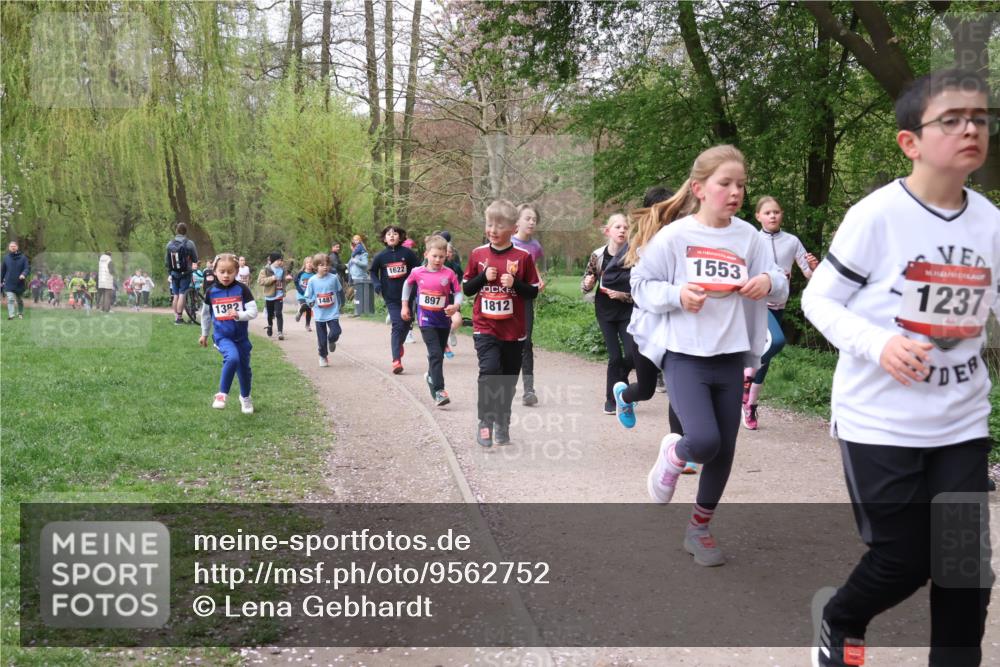 19.04.2026 - Hammer Lauf Lena Gebhardt http://msf.ph/oto/9562752 19.04.2026 09:27:11 Laufen 1392, 1481, 1622, 897, 1812, 1553, 16, 1237 meine-sportfotos.de