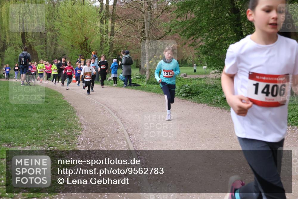 19.04.2026 - Hammer Lauf Lena Gebhardt http://msf.ph/oto/9562783 19.04.2026 09:27:19 Laufen 873, 892, 811, 1779, 1326, 131, 1406 meine-sportfotos.de