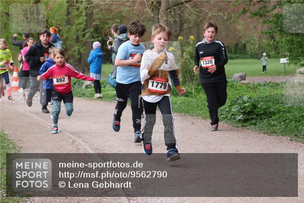 19.04.2026 - Hammer Lauf Lena Gebhardt http://msf.ph/oto/9562790 19.04.2026 09:27:22 Laufen 880, 892, 16, 1779, 1326 meine-sportfotos.de