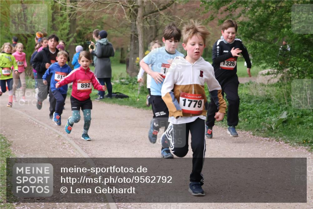19.04.2026 - Hammer Lauf Lena Gebhardt http://msf.ph/oto/9562792 19.04.2026 09:27:23 Laufen 880, 81, 892, 16, 1779, 1326 meine-sportfotos.de