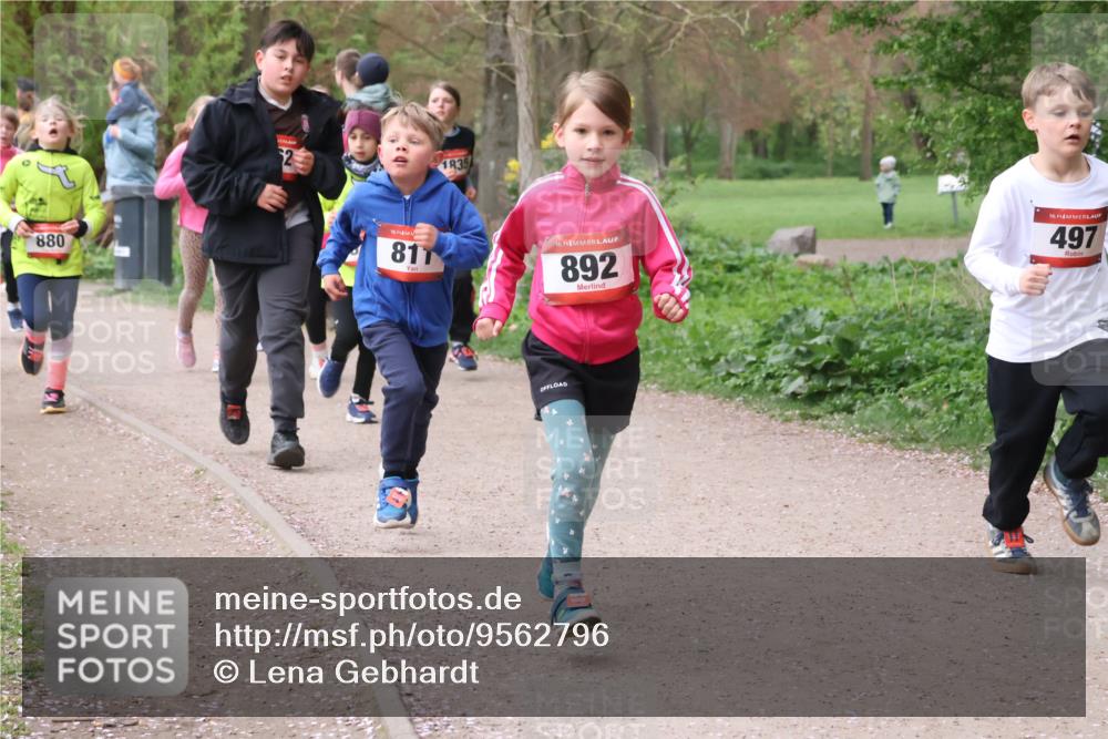 19.04.2026 - Hammer Lauf Lena Gebhardt http://msf.ph/oto/9562796 19.04.2026 09:27:24 Laufen 880, 2, 1835, 16, 811, 16, 892, 16, 497 meine-sportfotos.de
