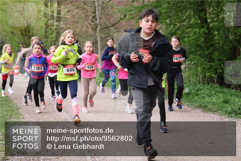 19.04.2026 - Hammer Lauf Lena Gebhardt http://msf.ph/oto/9562802 19.04.2026 09:27:26 Laufen 1327, 924, 1363, 1780, 880, 183 meine-sportfotos.de