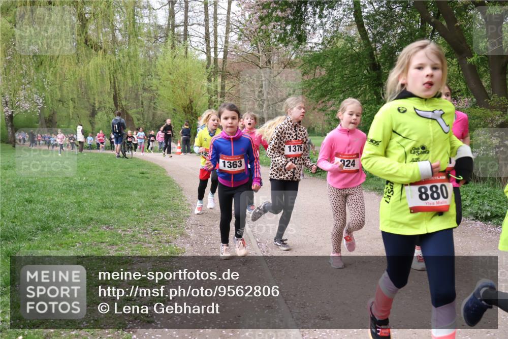 19.04.2026 - Hammer Lauf Lena Gebhardt http://msf.ph/oto/9562806 19.04.2026 09:27:28 Laufen 1363, 1376, 16, 924, 880 meine-sportfotos.de