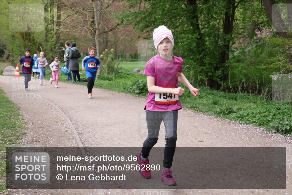 19.04.2026 - Hammer Lauf Lena Gebhardt http://msf.ph/oto/9562890 19.04.2026 09:28:03 Laufen 11, 686, 1751, 154 meine-sportfotos.de