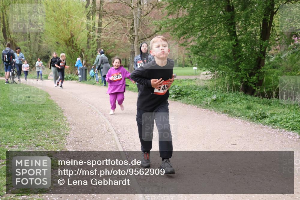 19.04.2026 - Hammer Lauf Lena Gebhardt http://msf.ph/oto/9562909 19.04.2026 09:28:18 Laufen 378, 13, 45 meine-sportfotos.de