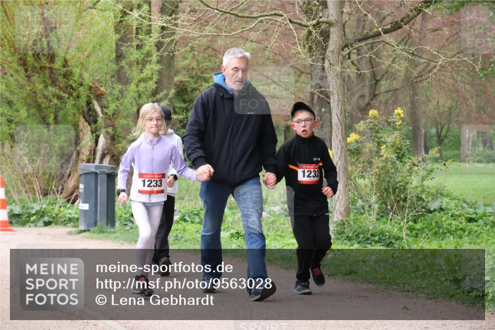 19.04.2026 - Hammer Lauf Lena Gebhardt http://msf.ph/oto/9563028 19.04.2026 09:30:27 Laufen 16, 1233, 16, 1232 meine-sportfotos.de