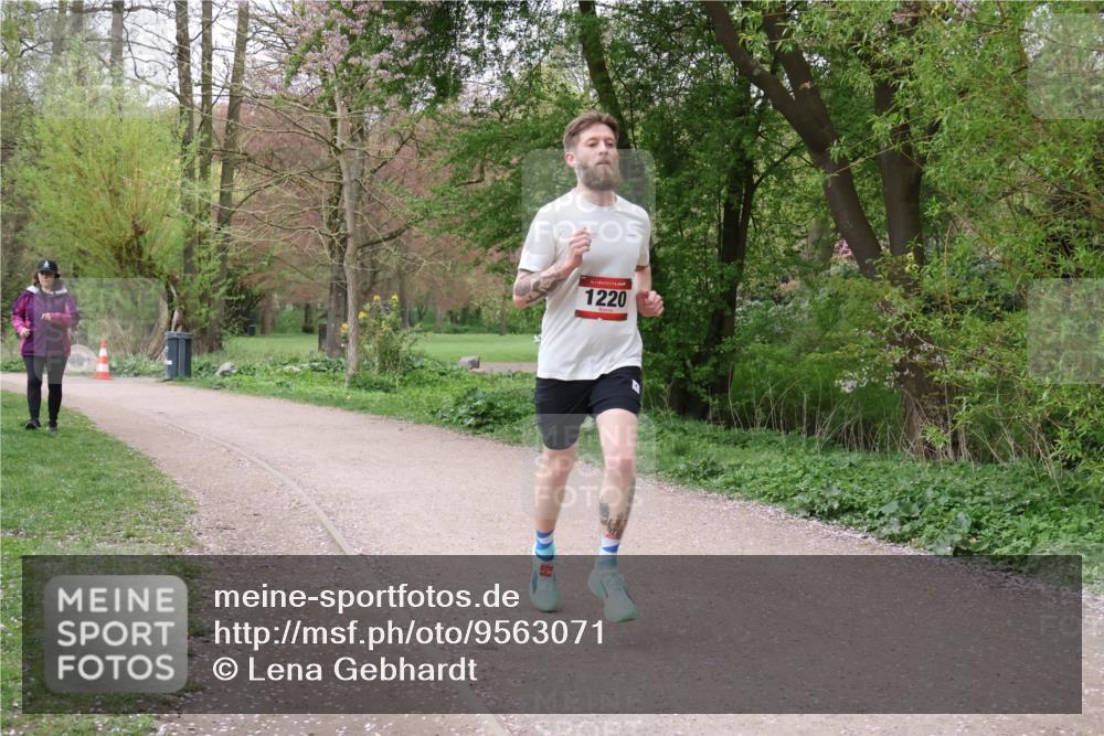 19.04.2026 - Hammer Lauf Lena Gebhardt http://msf.ph/oto/9563071 19.04.2026 10:02:46 Laufen 16, 1220 meine-sportfotos.de