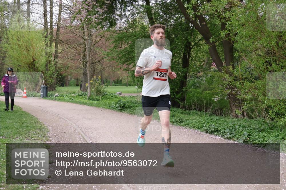 19.04.2026 - Hammer Lauf Lena Gebhardt http://msf.ph/oto/9563072 19.04.2026 10:02:46 Laufen 16, 1220 meine-sportfotos.de