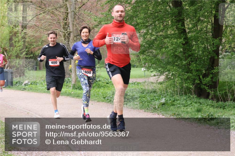 19.04.2026 - Hammer Lauf Lena Gebhardt http://msf.ph/oto/9563367 19.04.2026 10:08:22 Laufen 400, 1800, 124 meine-sportfotos.de