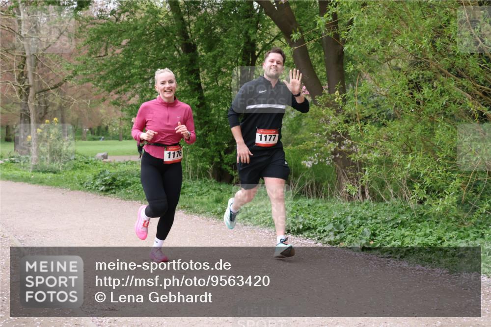 19.04.2026 - Hammer Lauf Lena Gebhardt http://msf.ph/oto/9563420 19.04.2026 10:09:01 Laufen 1177, 1176 meine-sportfotos.de