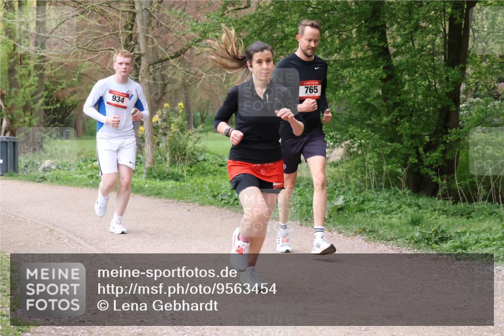 19.04.2026 - Hammer Lauf Lena Gebhardt http://msf.ph/oto/9563454 19.04.2026 10:09:30 Laufen 934, 765 meine-sportfotos.de